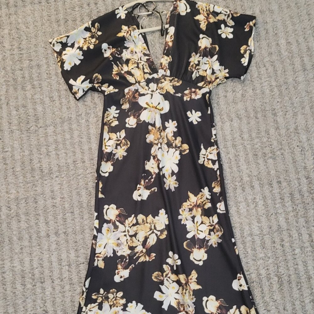 Black maxi dress with white & yellow floral print sz small